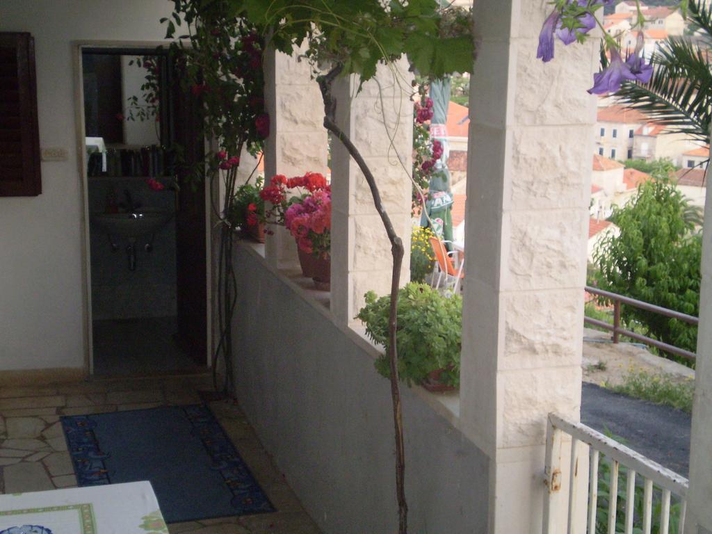 Apartments Nikola Pucisca Exterior foto